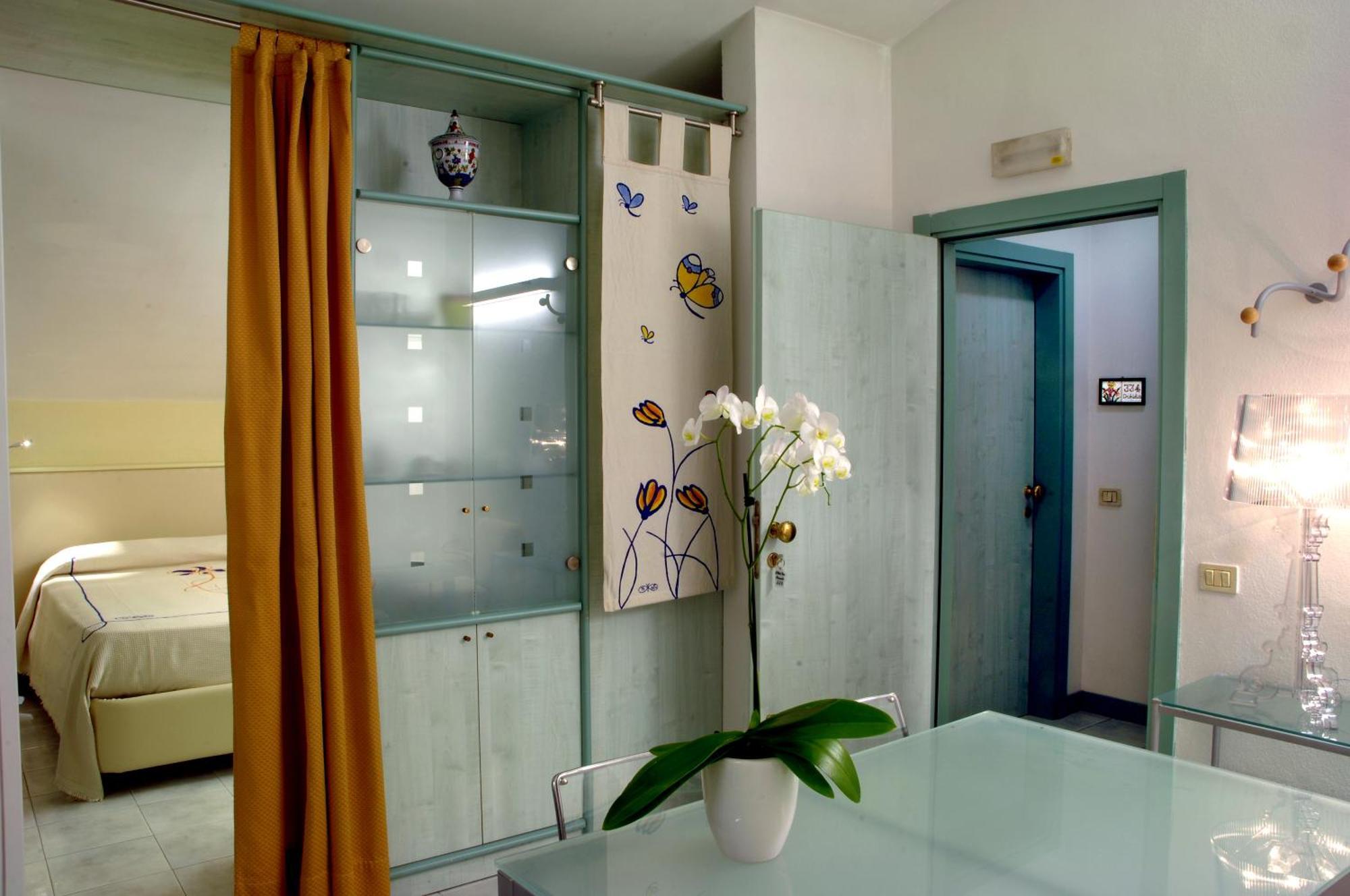 Hotel Eros Residence チェルヴィア エクステリア 写真
