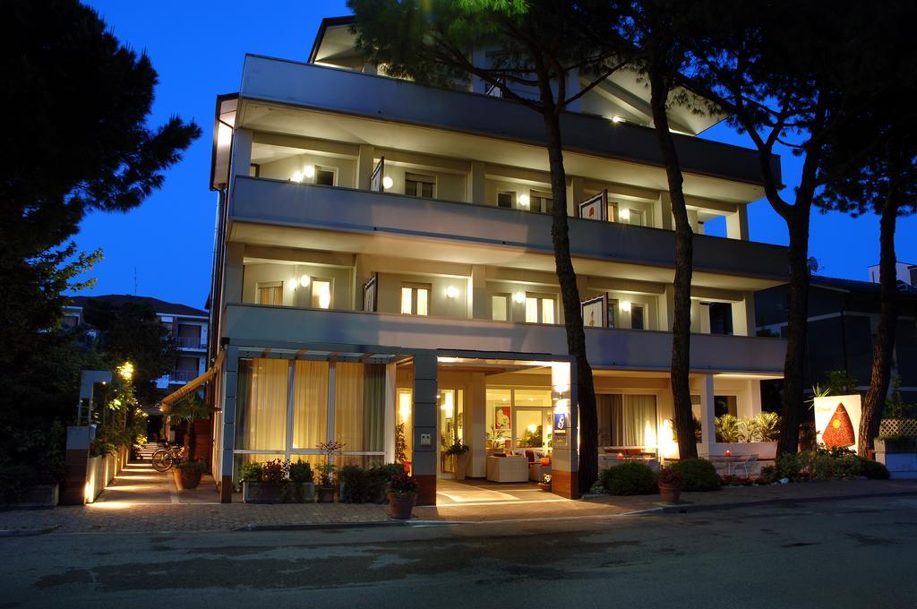 Hotel Eros Residence チェルヴィア エクステリア 写真